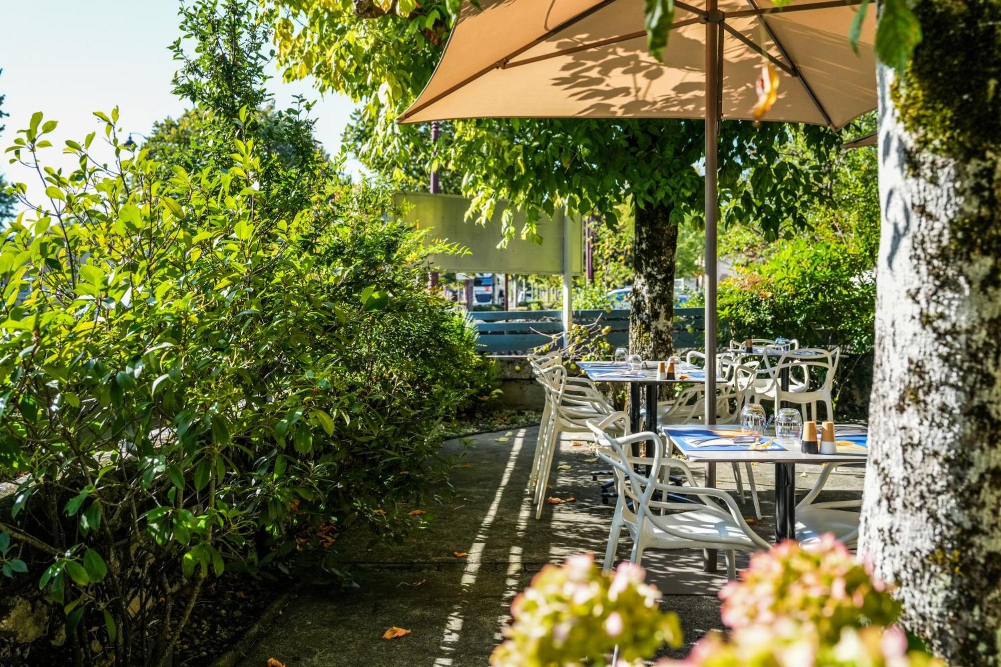 Logis Hotel & Restaurant Le Cadet De Gascogne Saint-Justin  Exterior photo
