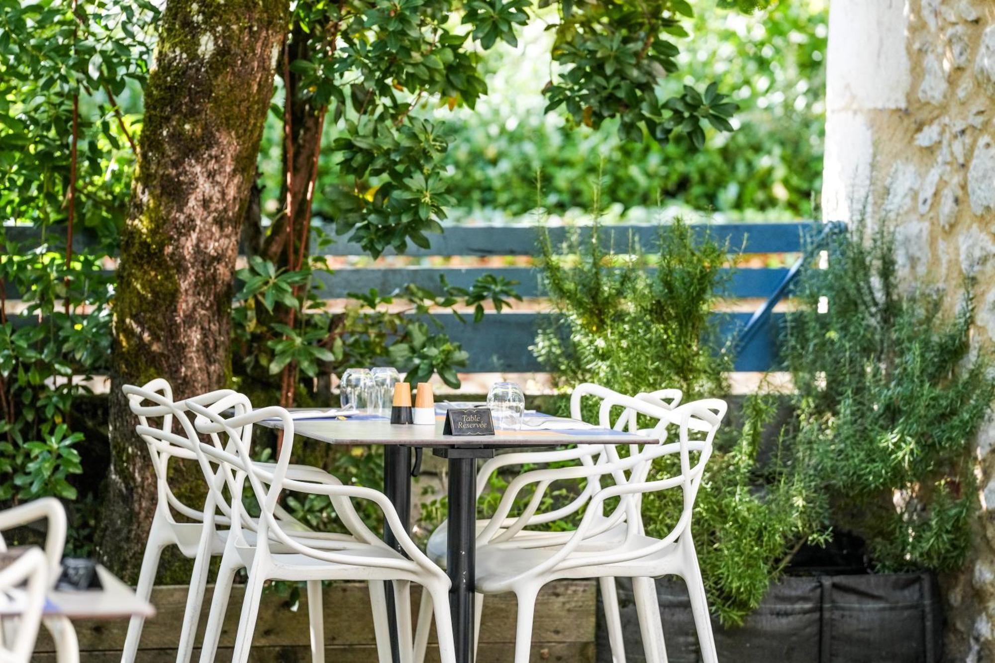 Logis Hotel & Restaurant Le Cadet De Gascogne Saint-Justin  Exterior photo